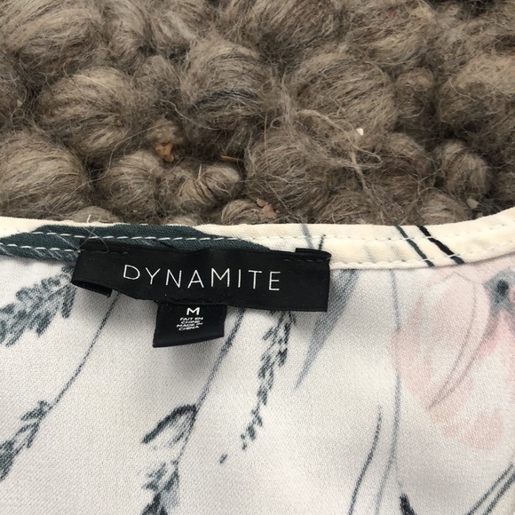 Beautiful floral top from Dynamite - Picture 5 of 8